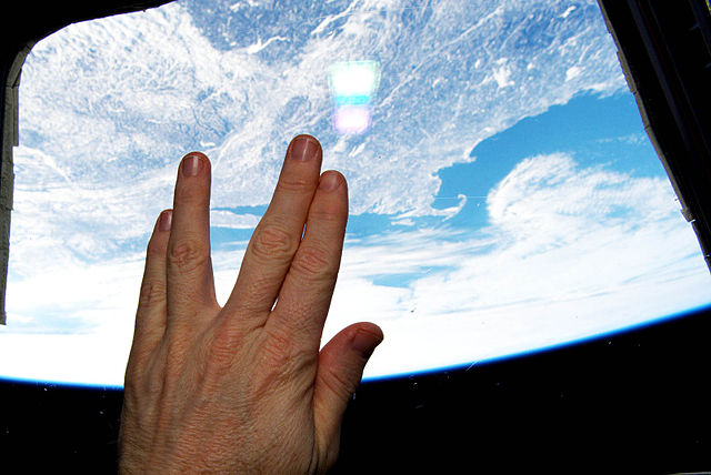 640px-Astronaut_Salutes_Nimoy_From_Orbit